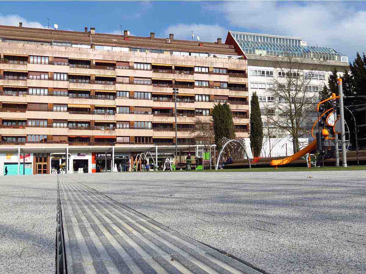 ULMA channels in the renovated Santa Barbara Square in Vitoria-Gasteiz