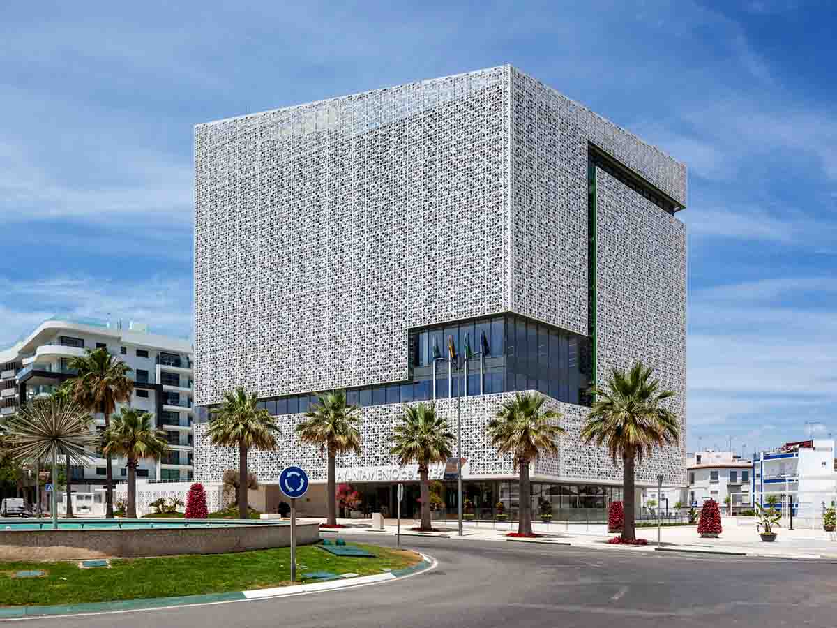 Main facade of Estepona's Town Hall