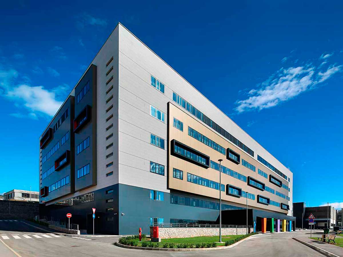 Respirando Vida: fachadas ventiladas en el diseño de hospitales